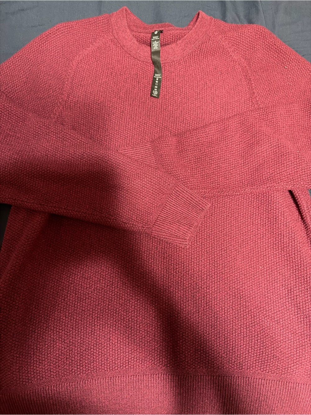 Mens M lululemon maroon sweatshirt